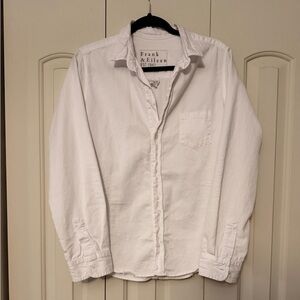 NWOT Frank & Eileen Barry White Denim Button-Up Shirt